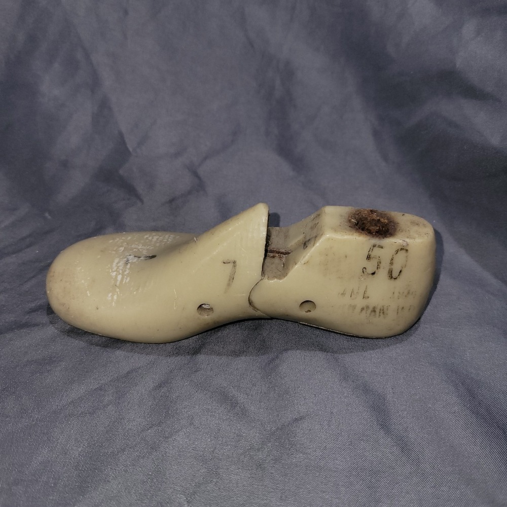 Vintage Left shoe lasts sz 7 marked 50 Volcan WR